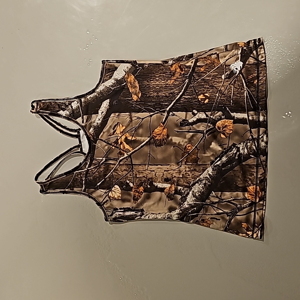 Legendary Whitetails camo tank, size M